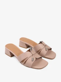 BEŻOWE KLAPKI NA NISKIM OBCASIE HEGO'S Milano