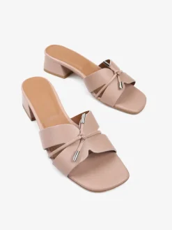 BEŻOWE KLAPKI NA NISKIM OBCASIE HEGO'S Milano