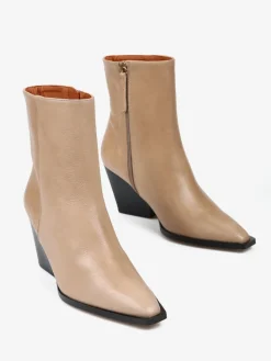 BEŻOWE KOWBOJKI NA ŚREDNIM HEGO'S MILANO