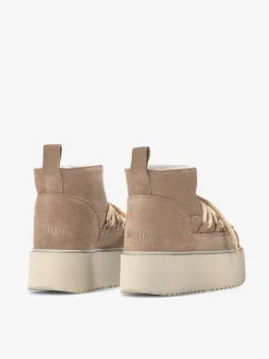 BEŻOWE ŚNIEGOWCE NA PLATFORMIE INUIKII