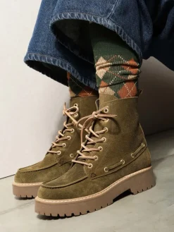 BOTKI NA GRUBEJ PODESZWIE HEGO'S Milano