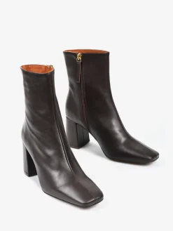 BRĄZOWE BOTKI NA SŁUPKU HEGO'S MILANO