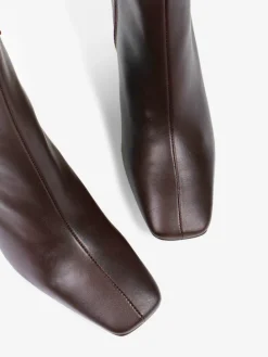 BRĄZOWE BOTKI NA SŁUPKU HEGO'S MILANO