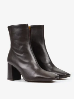 BRĄZOWE BOTKI NA SŁUPKU HEGO'S MILANO