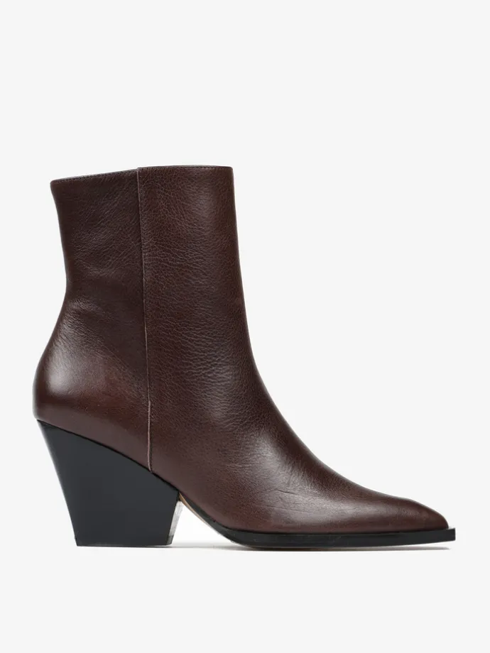 BRĄZOWE KOWBOJKI NA ŚCINANYM OBCASIE HEGO'S MILANO