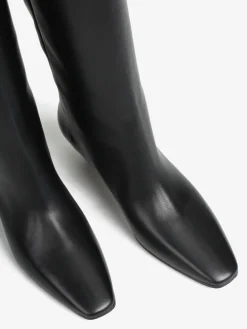 CZARNE KOZAKI NA NISKIM OBCASIE HEGO'S MILANO