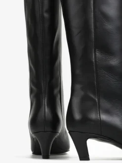 CZARNE KOZAKI NA NISKIM OBCASIE HEGO'S MILANO