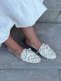 KLAPKI Z OZDOBNĄ KOKARDKĄ HEGO'S Milano