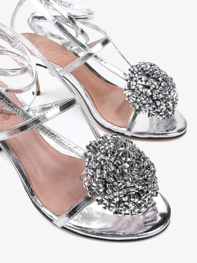 SREBRNE SANDAŁY NA NISKIM OBCASIE HEGO'S Milano