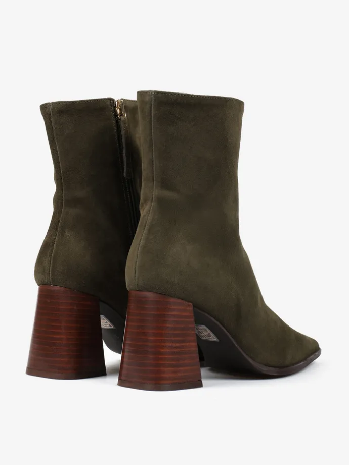 ZAMSZOWE BOTKI HEGO'S MILANO